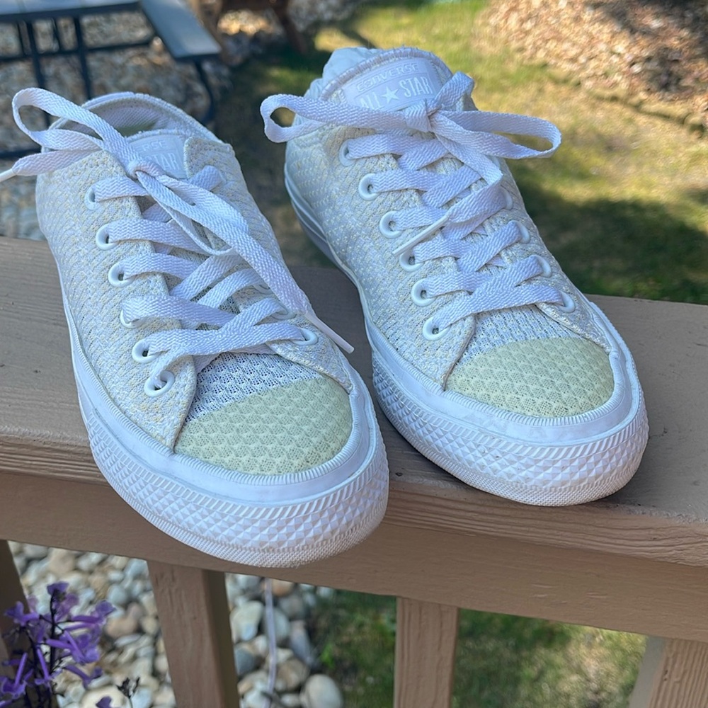 Classic Low-Top Lace-Up Sneakers in Off-White/Cream
